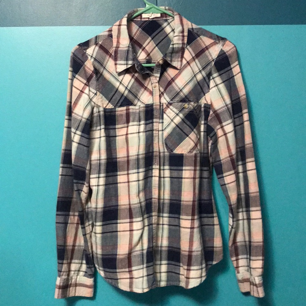 Long-sleeve button down plaid shirt